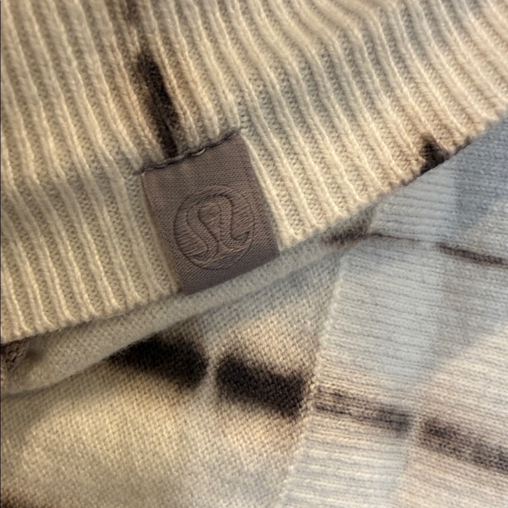 lululemon athletica White and Grey Tie-Dye Crewneck Sweater Sz 8 - Picture 7 of 7